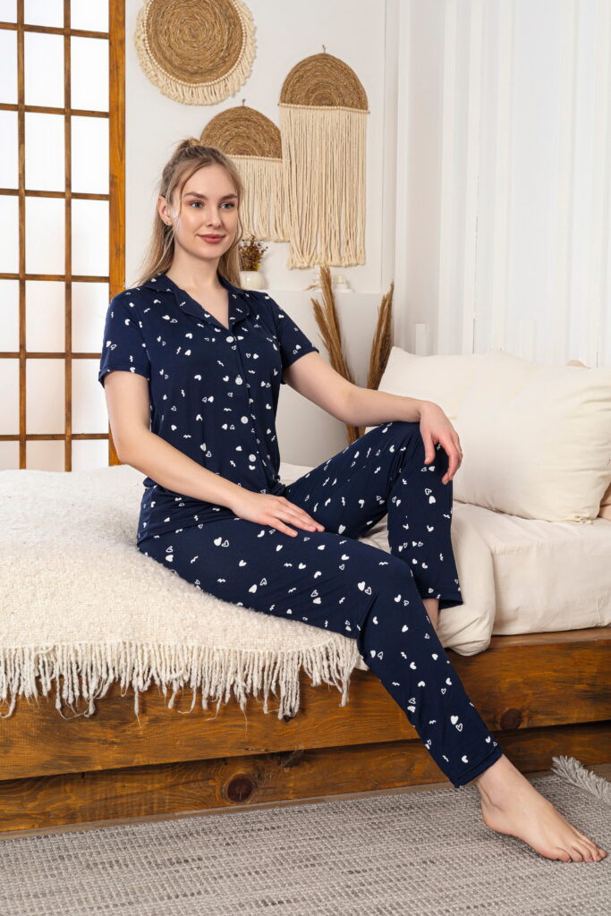 Lacivert kalp desenli pijama takım düğmeli yakalı